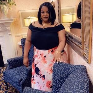 Meet your Posher, Holly kencia